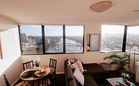 Riverview One-Bedroom Apartment Brisbane Cbd